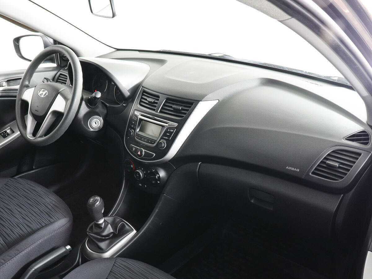 Hyundai Solaris с пробегом — 2016 год. Фото: #9