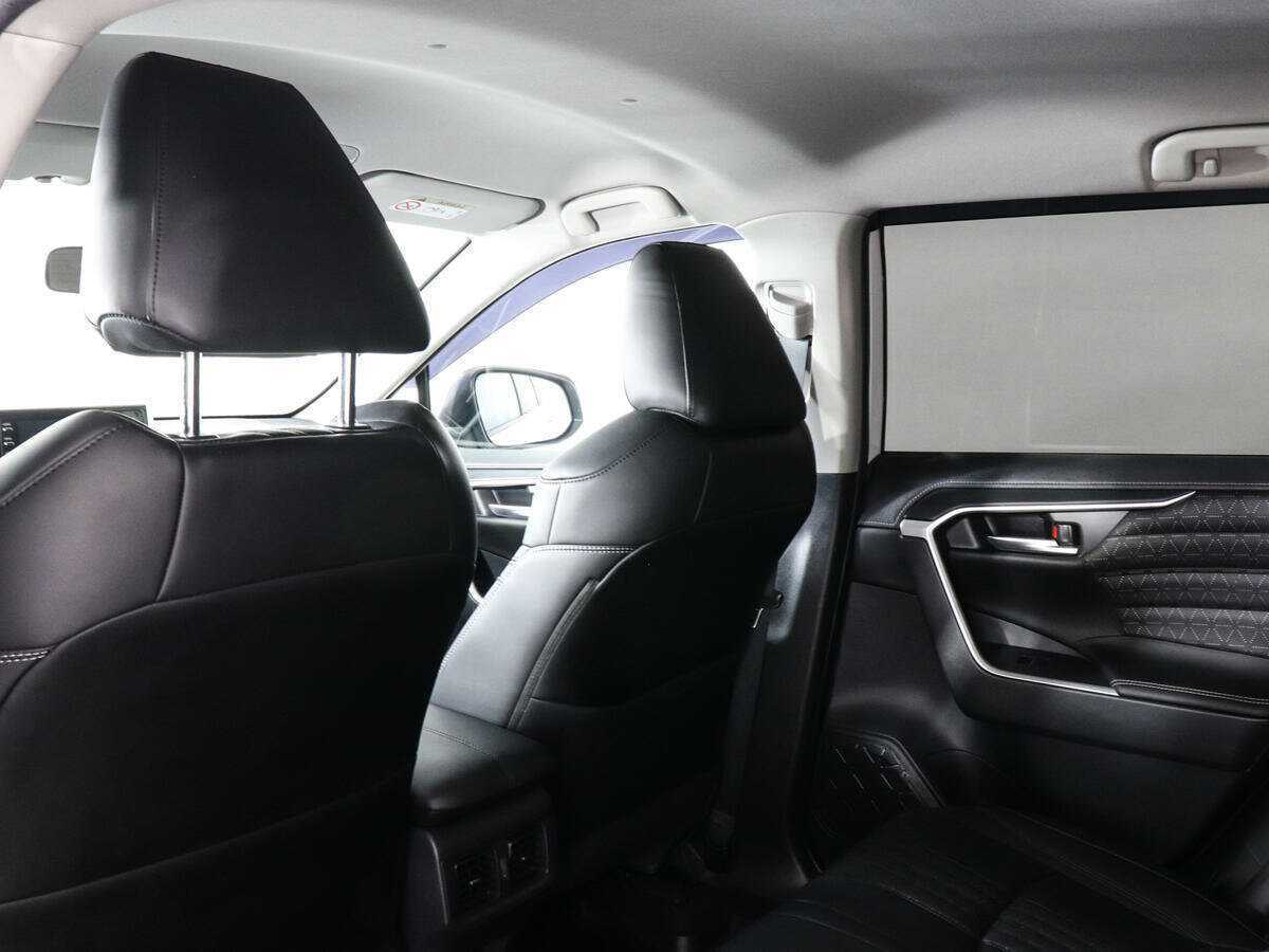 Toyota RAV4 с пробегом — 2020 год. Фото: #10
