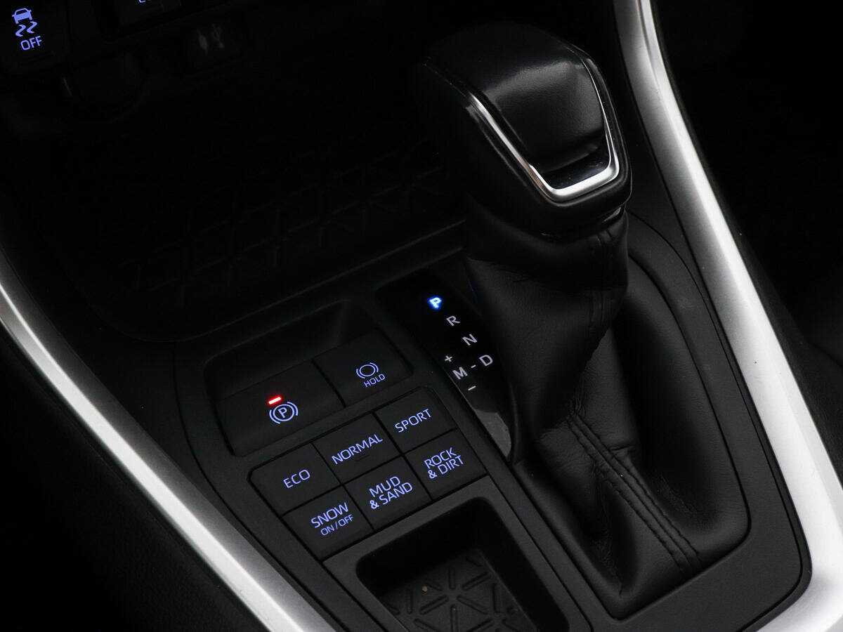 Toyota RAV4 с пробегом — 2020 год. Фото: #12