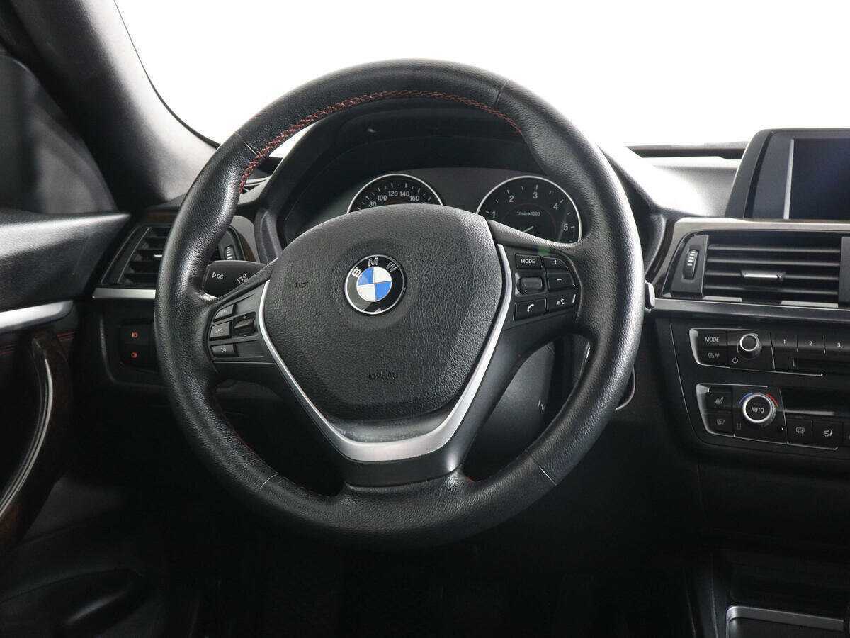 BMW 3 серии с пробегом — 2016 год. Фото: #14