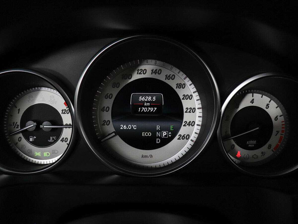 Mercedes-Benz E-Класс с пробегом — 2014 год. Фото: #10