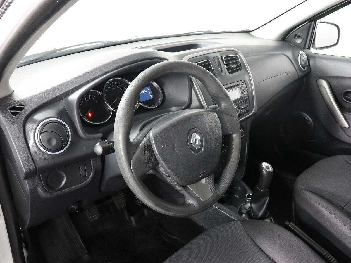 Renault Logan с пробегом — 2014 год. Фото: #4