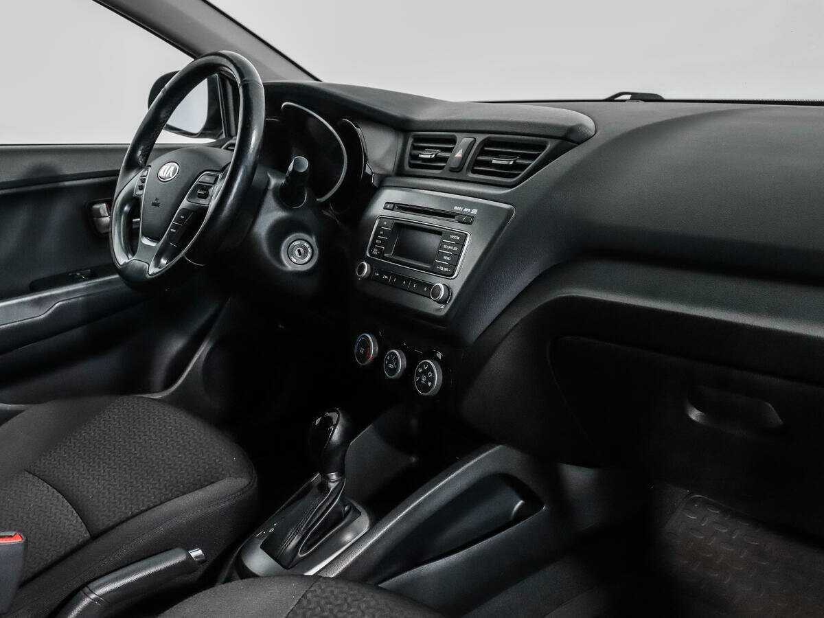 Kia Rio с пробегом — 2015 год. Фото: #10