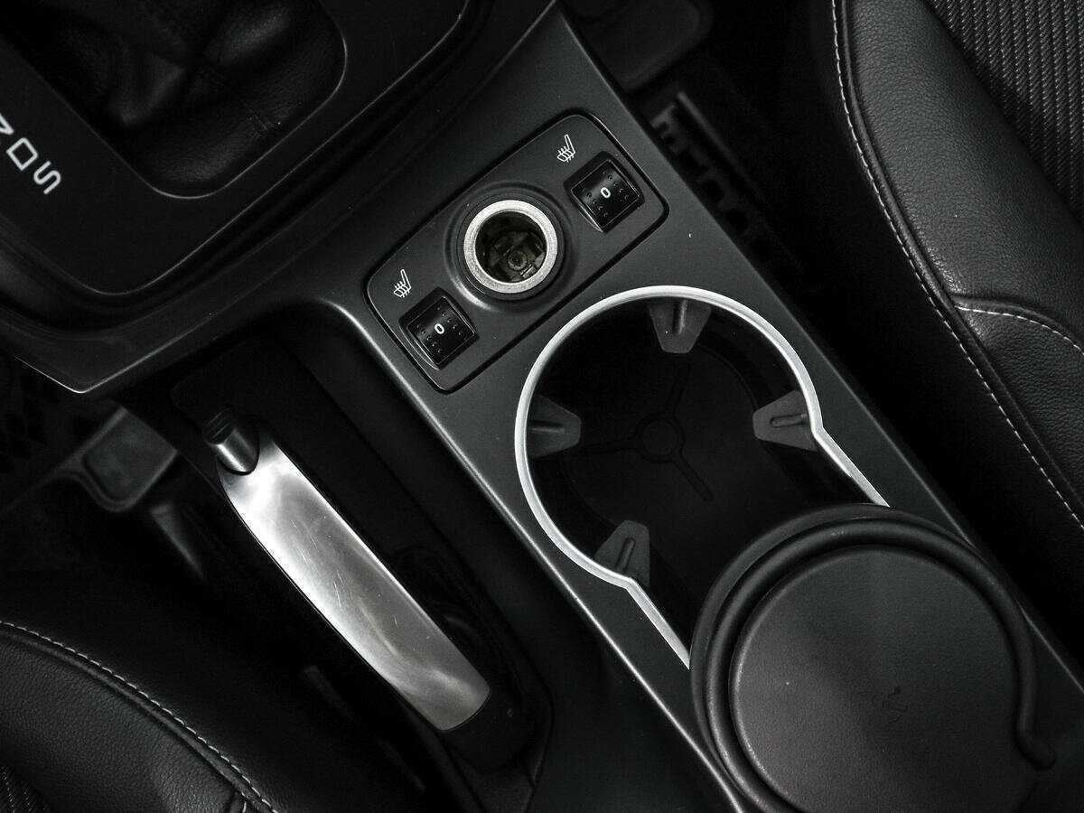 Ford Kuga с пробегом — 2014 год. Фото: #11