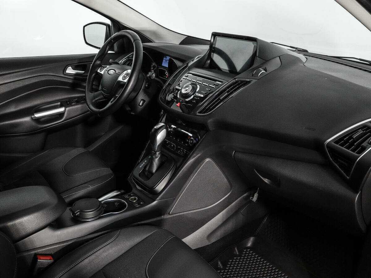 Ford Kuga с пробегом — 2014 год. Фото: #13