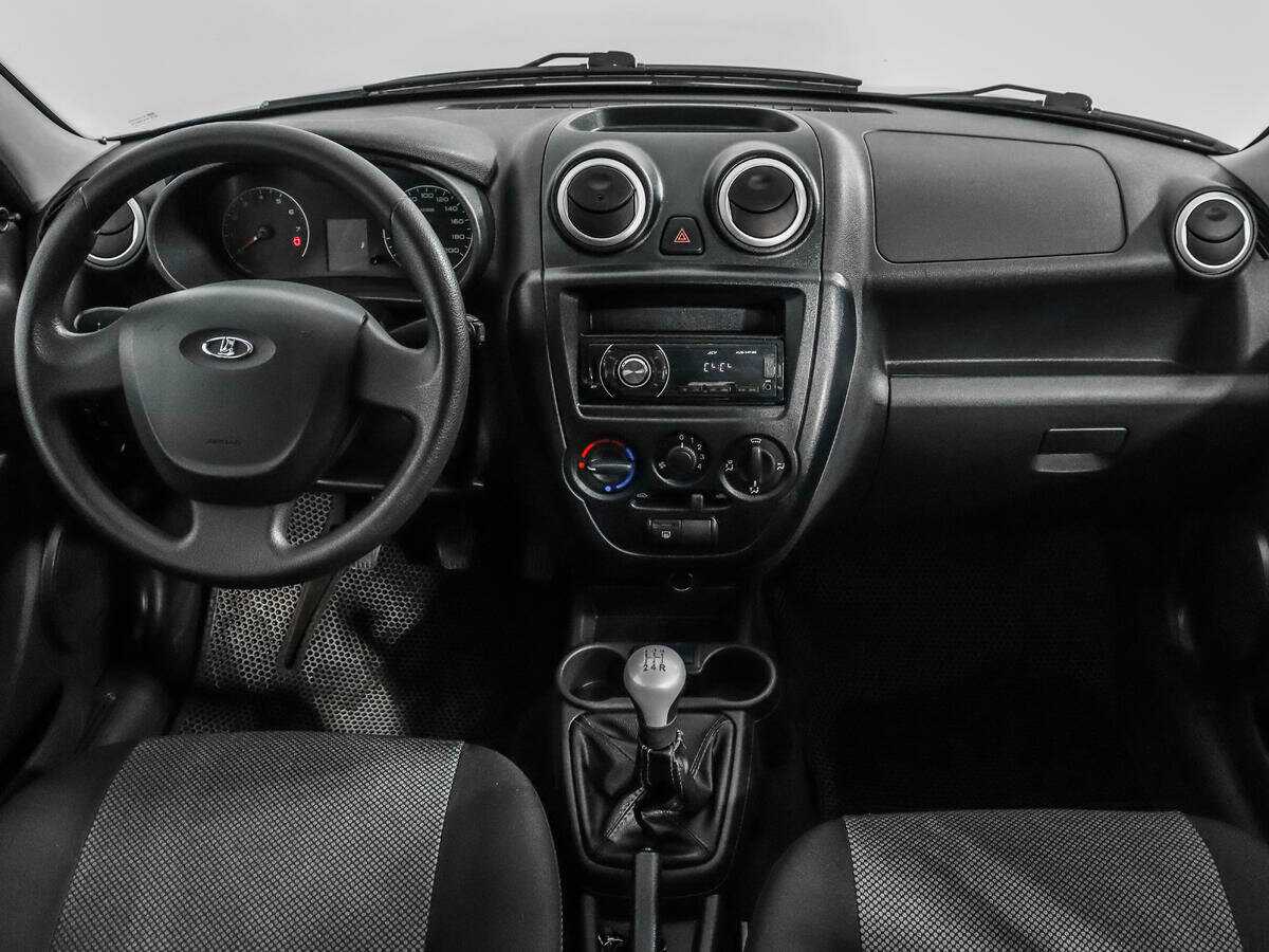 Lada (ВАЗ) Granta с пробегом — 2015 год. Фото: #11