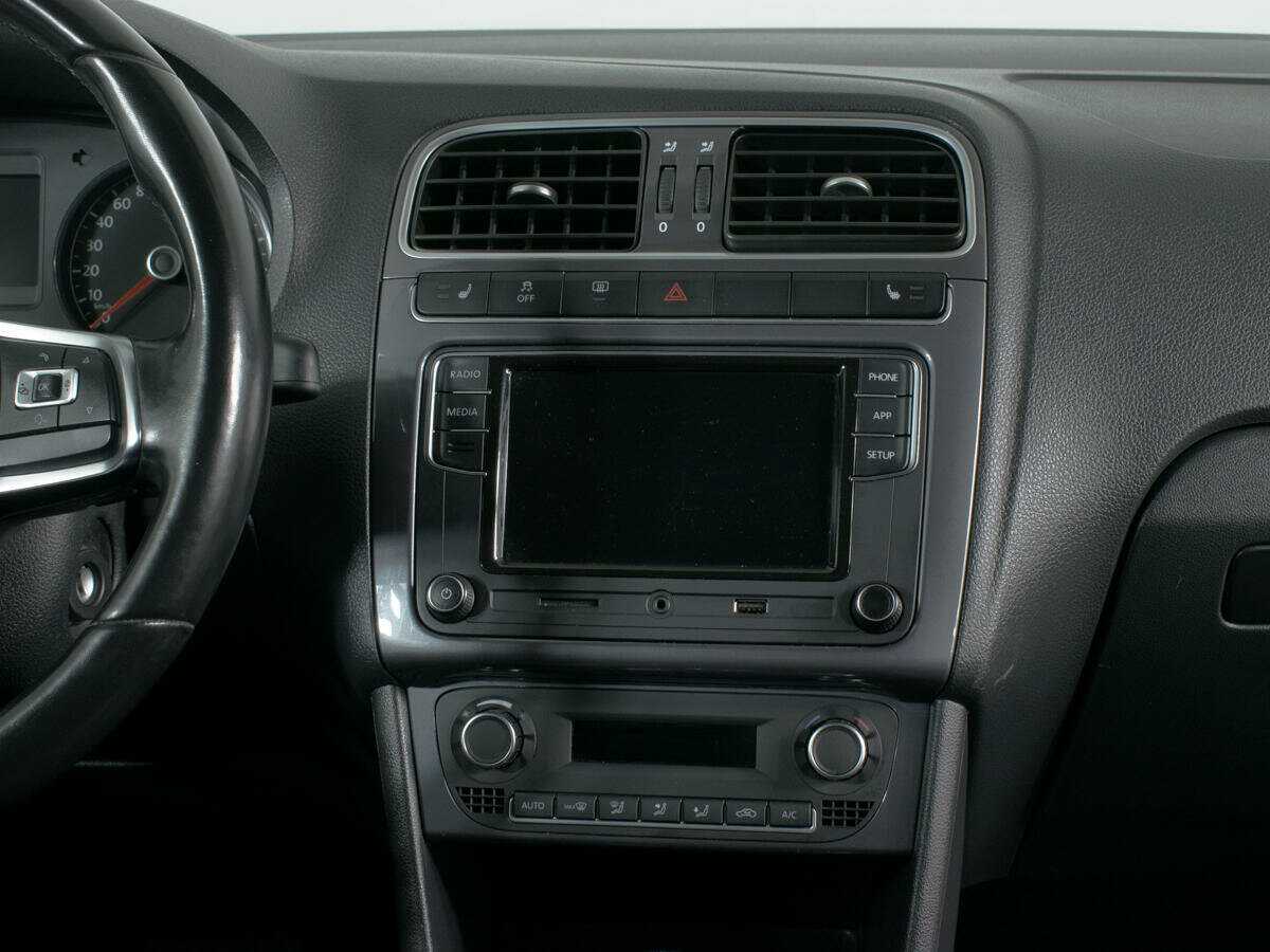 Volkswagen Polo с пробегом — 2019 год. Фото: #10