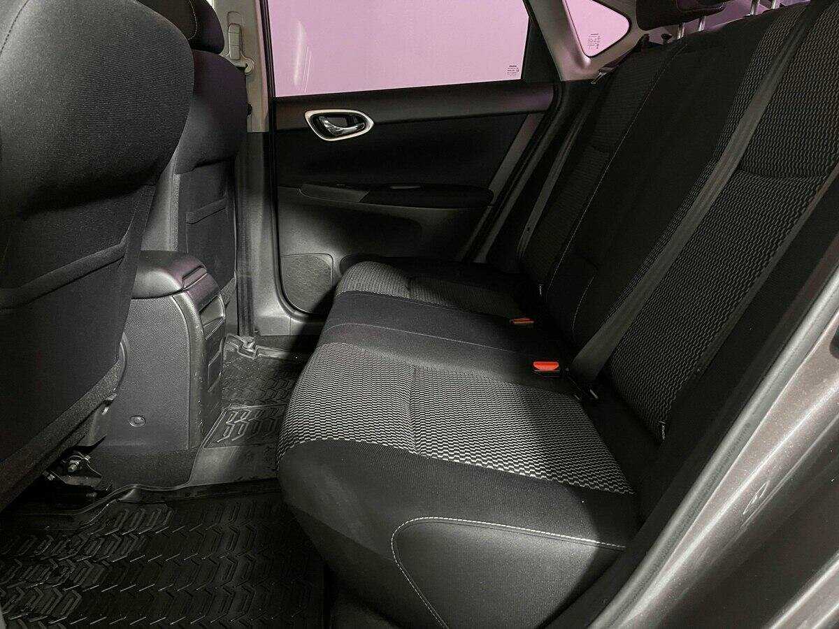 Nissan Sentra с пробегом — 2015 год. Фото: #9
