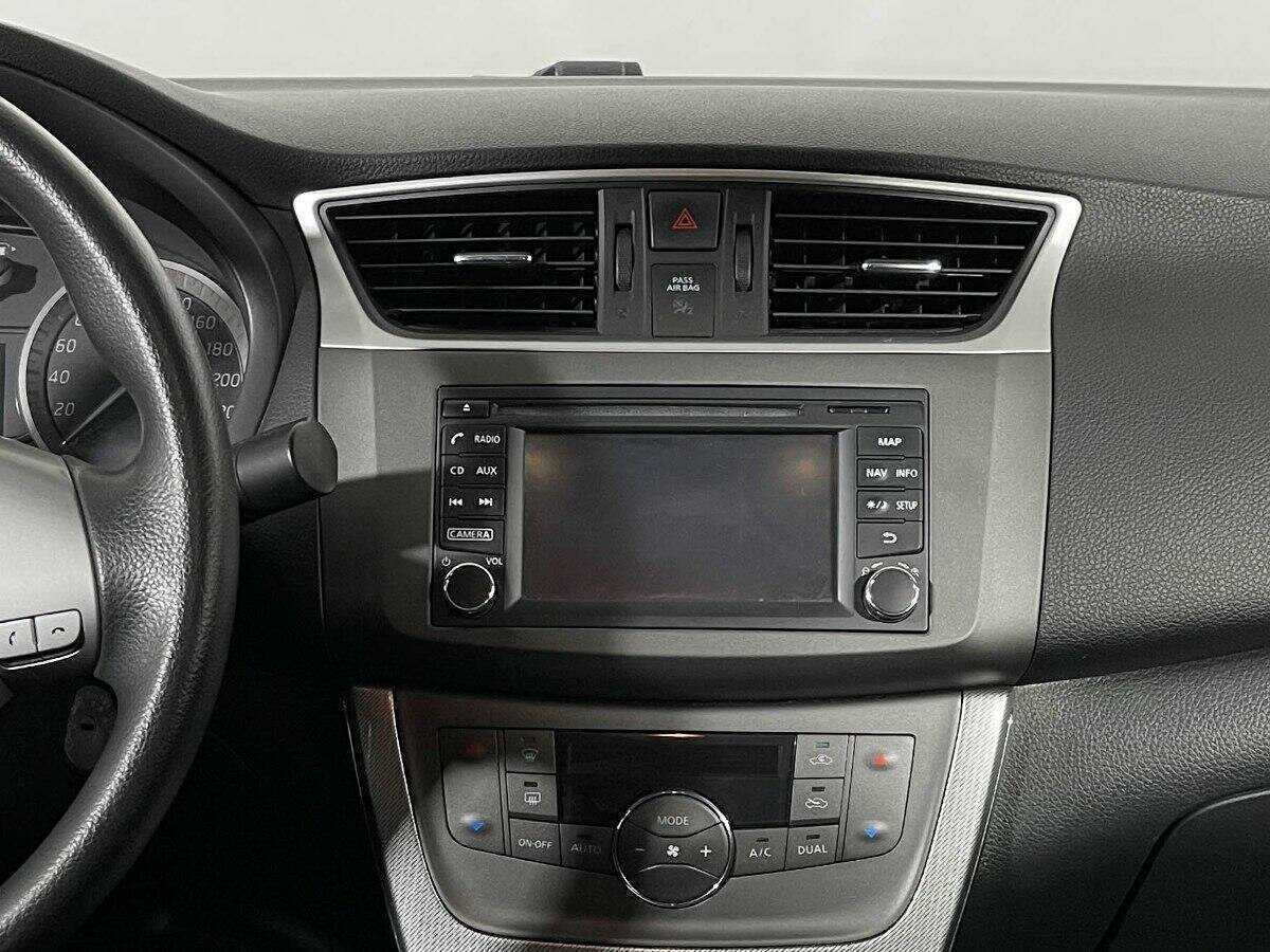 Nissan Sentra с пробегом — 2015 год. Фото: #11