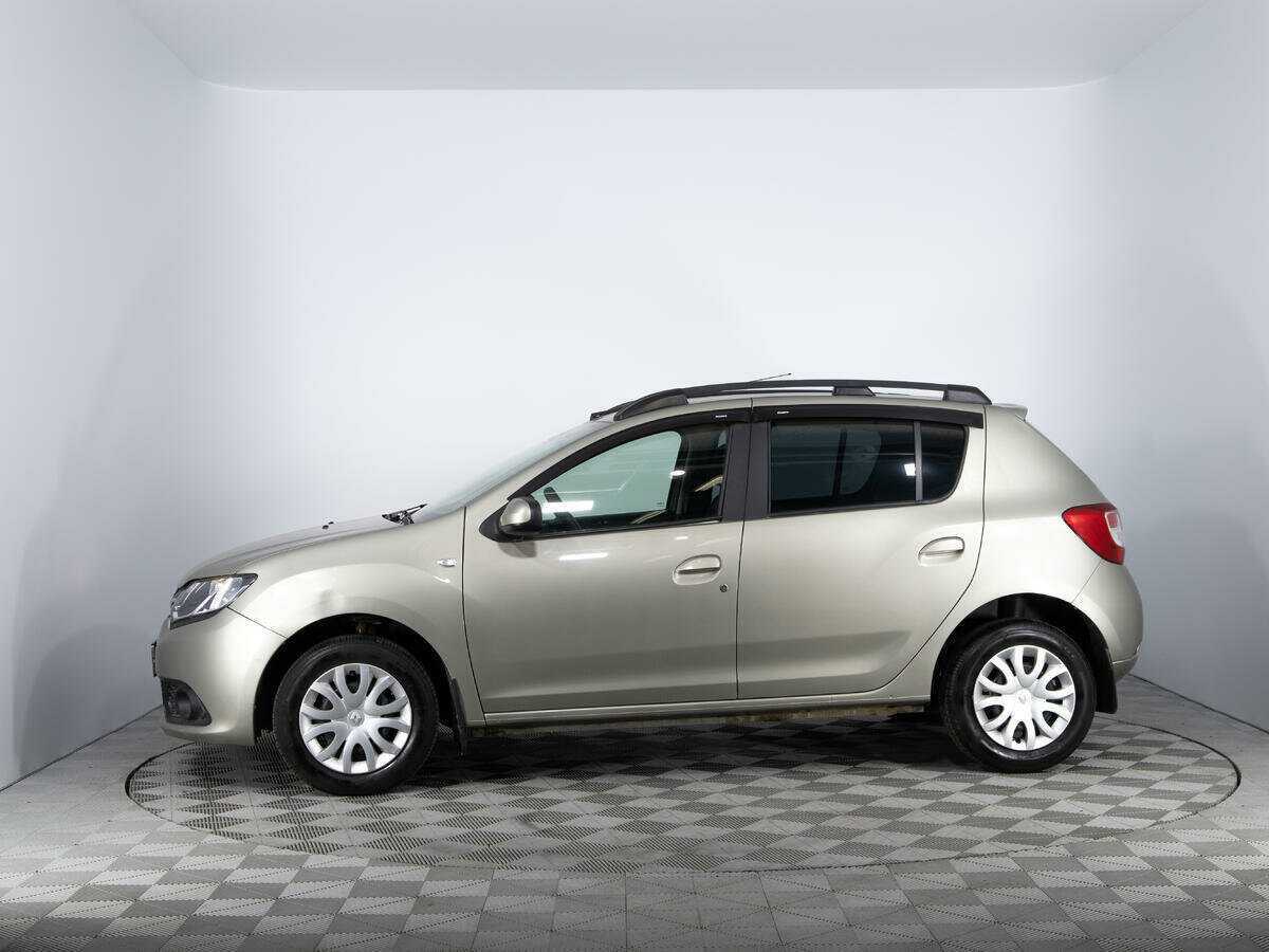 Renault Sandero с пробегом — 2015 год. Фото: #7