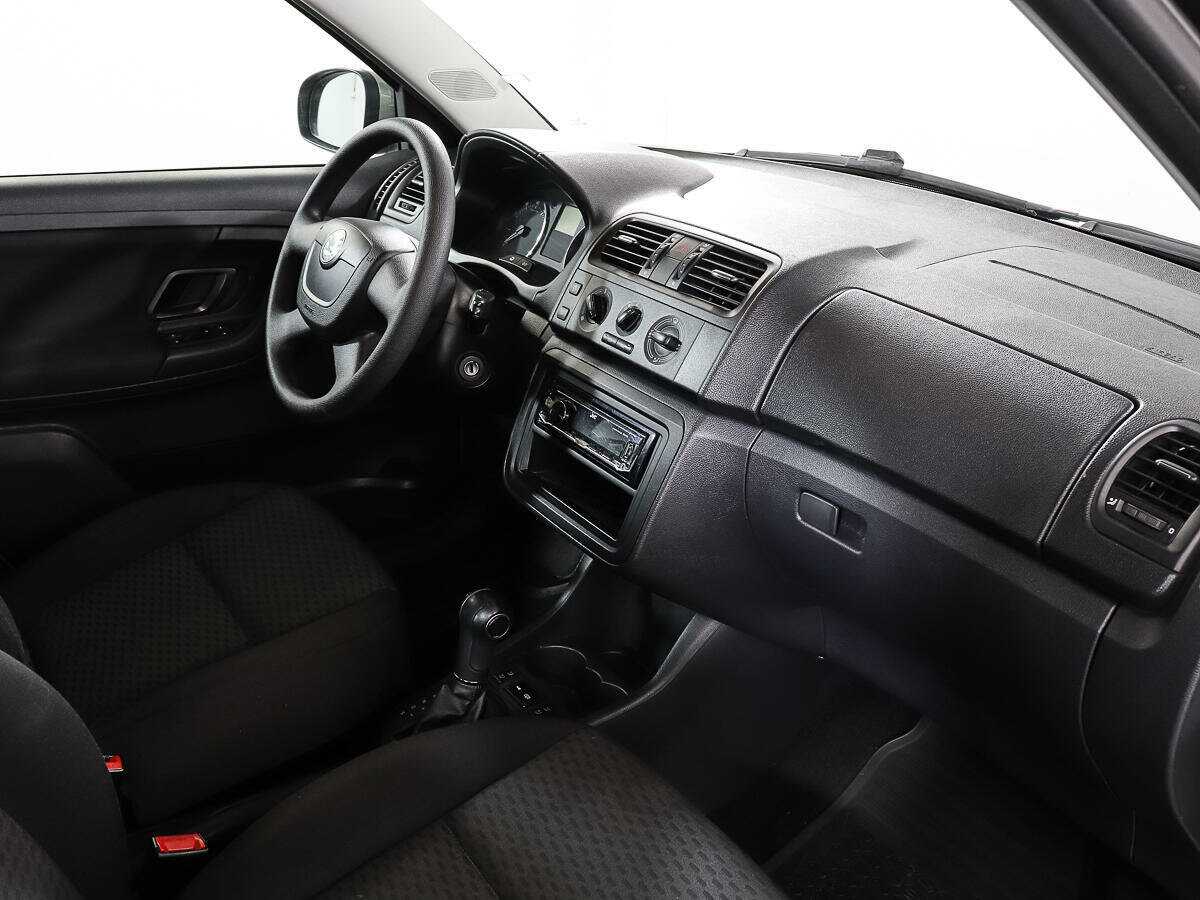 Skoda Fabia с пробегом — 2012 год. Фото: #8