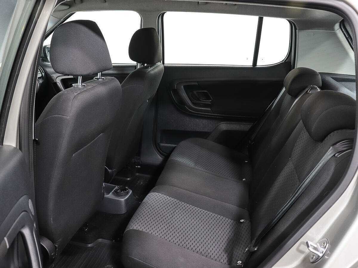 Skoda Fabia с пробегом — 2012 год. Фото: #9