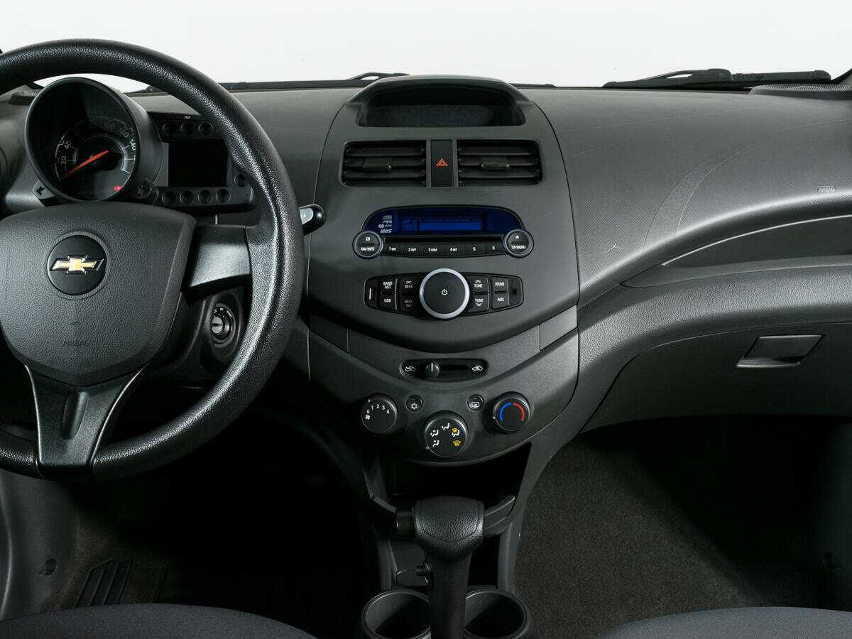 Chevrolet Spark с пробегом — 2013 год. Фото: #10
