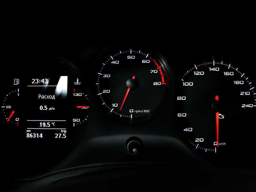 SEAT Leon с пробегом — 2012 год. Фото: #9