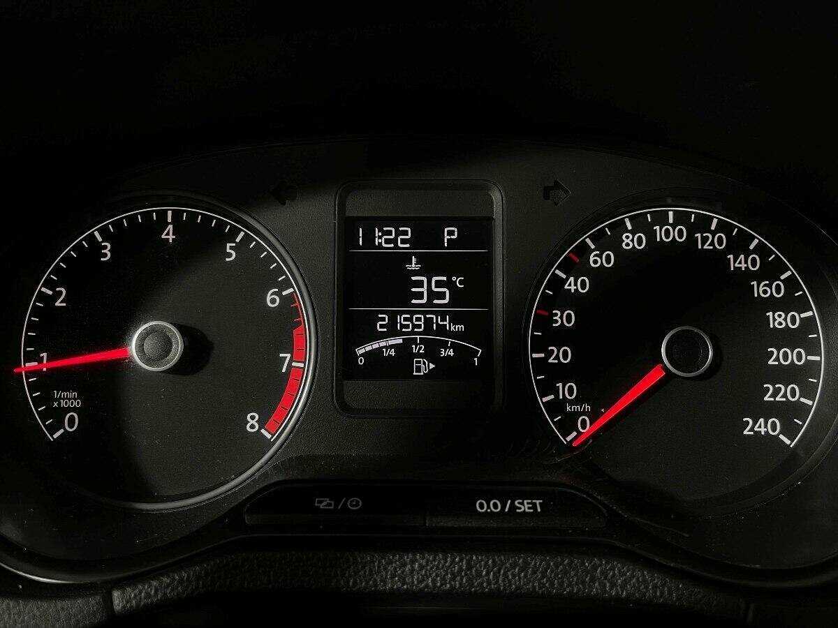 Volkswagen Polo с пробегом — 2016 год. Фото: #10