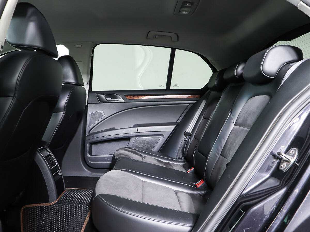 Skoda Superb с пробегом — 2012 год. Фото: #12