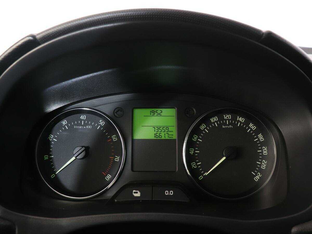 Skoda Fabia с пробегом — 2014 год. Фото: #9