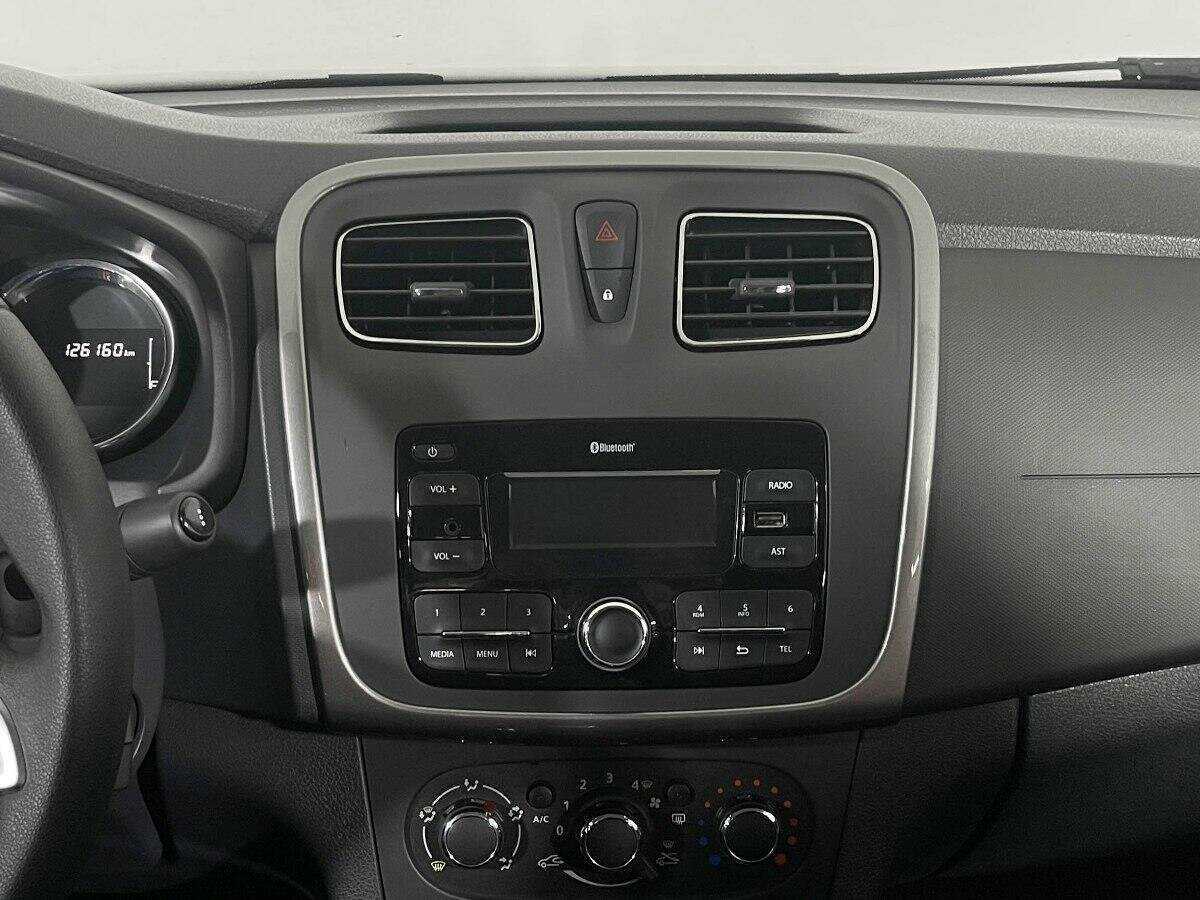 Renault Logan с пробегом — 2021 год. Фото: #9