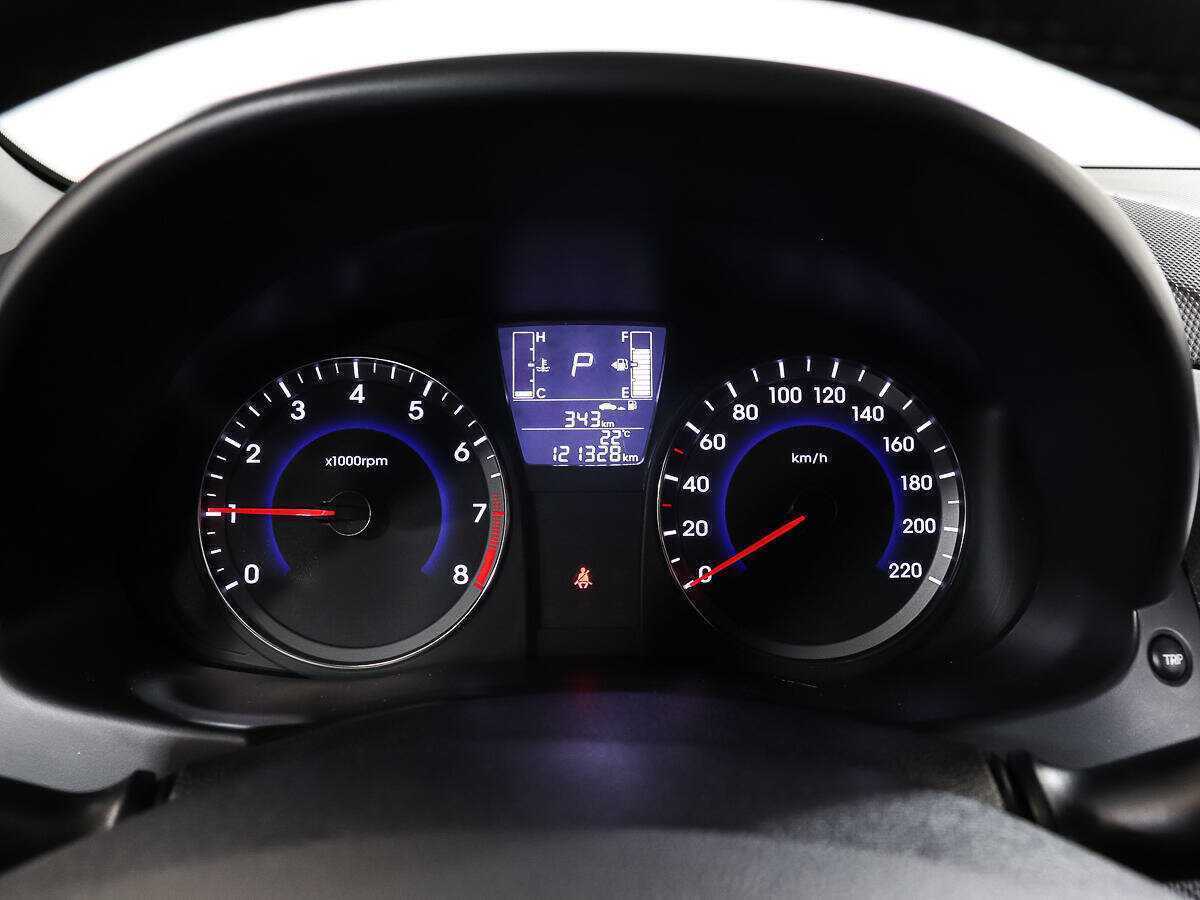 Hyundai Solaris с пробегом — 2014 год. Фото: #10