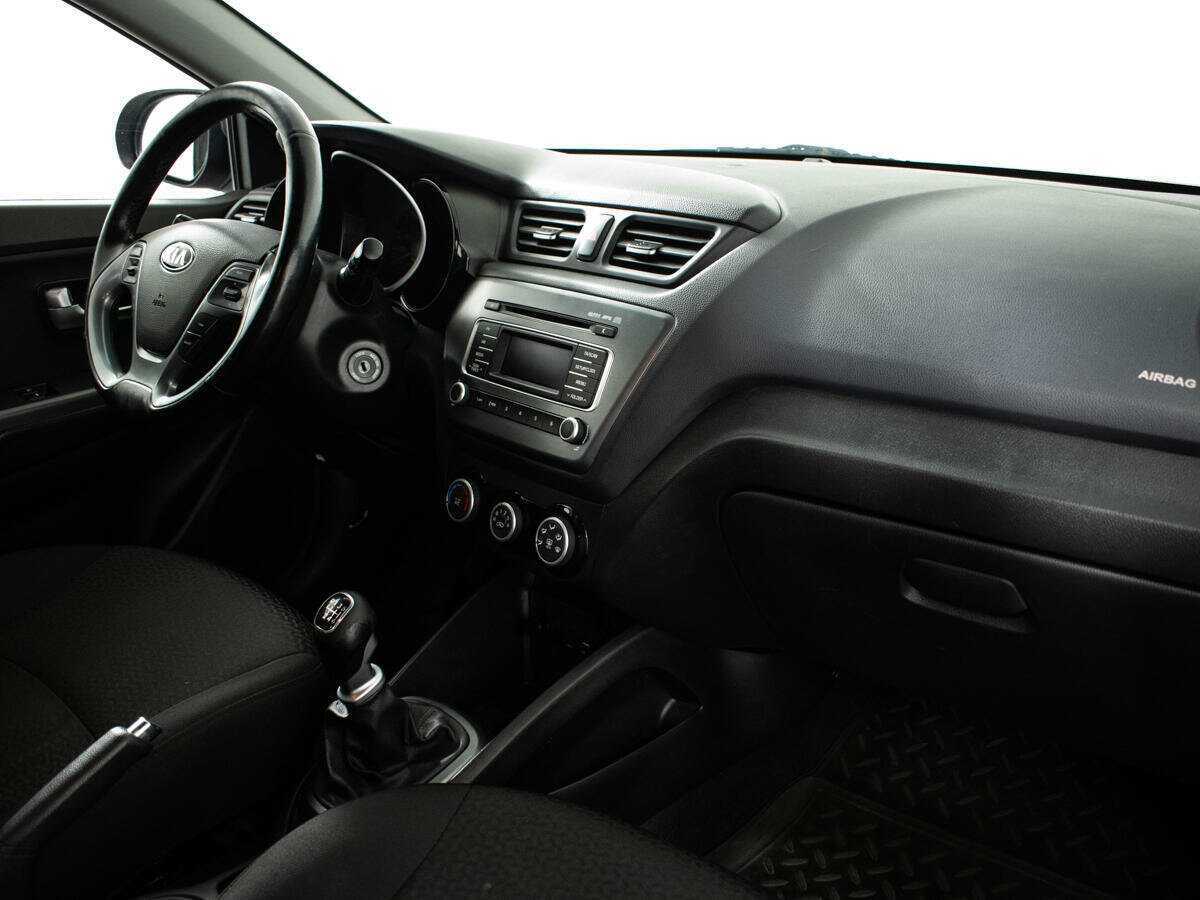 Kia Rio с пробегом — 2015 год. Фото: #6
