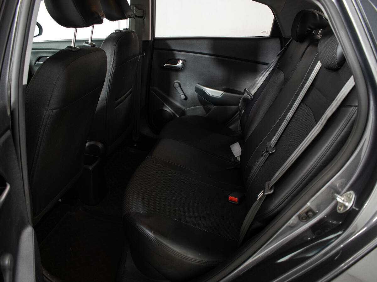 Kia Rio с пробегом — 2015 год. Фото: #7