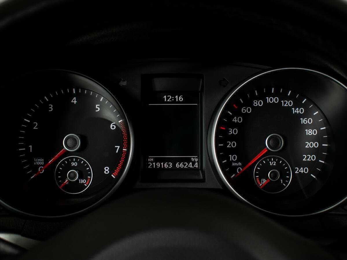 Volkswagen Golf с пробегом — 2012 год. Фото: #9