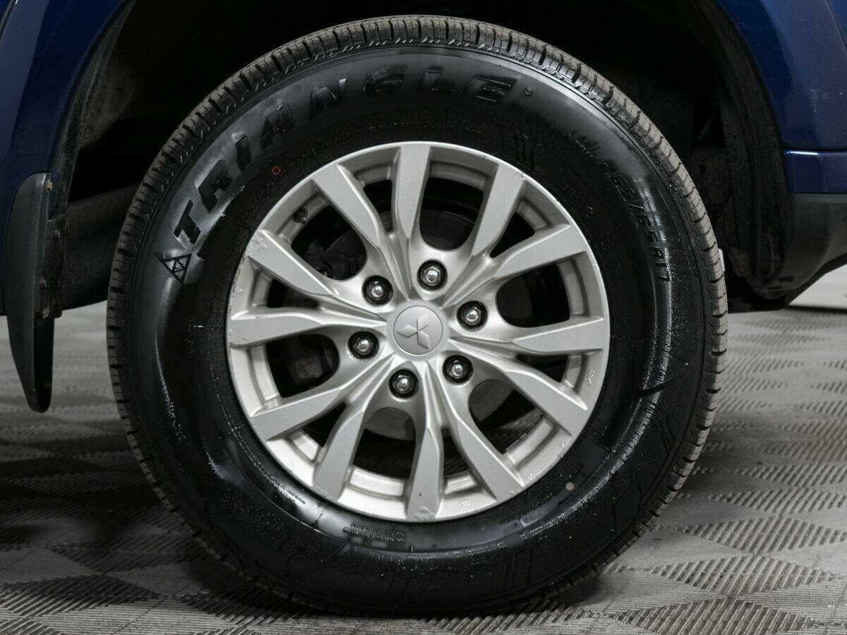 Mitsubishi Pajero Sport с пробегом — 2013 год. Фото: #19