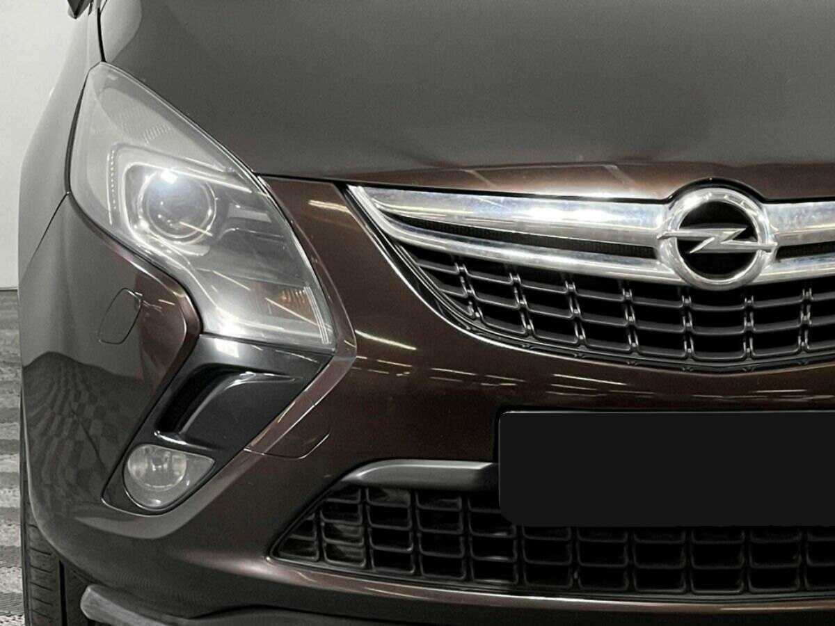 Opel Zafira с пробегом — 2013 год. Фото: #11