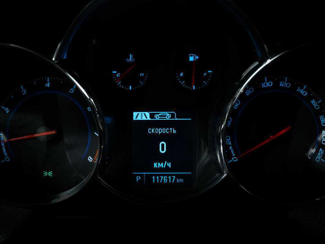 Chevrolet Cruze с пробегом — 2014 год. Фото: #9