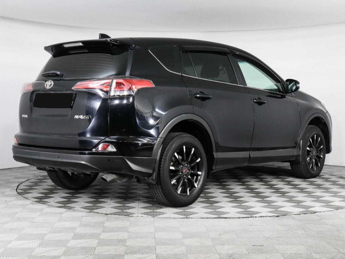 Toyota RAV4 с пробегом — 2017 год. Фото: #2