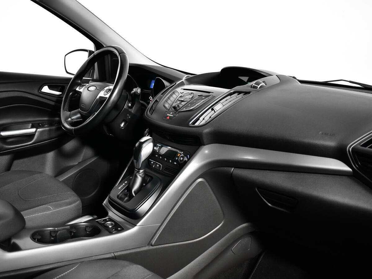 Ford Kuga с пробегом — 2015 год. Фото: #8
