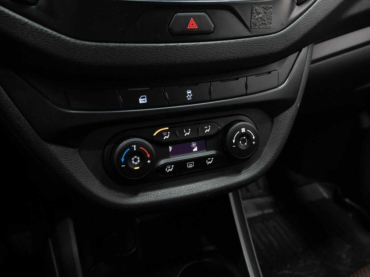 Lada (ВАЗ) Vesta с пробегом — 2021 год. Фото: #14