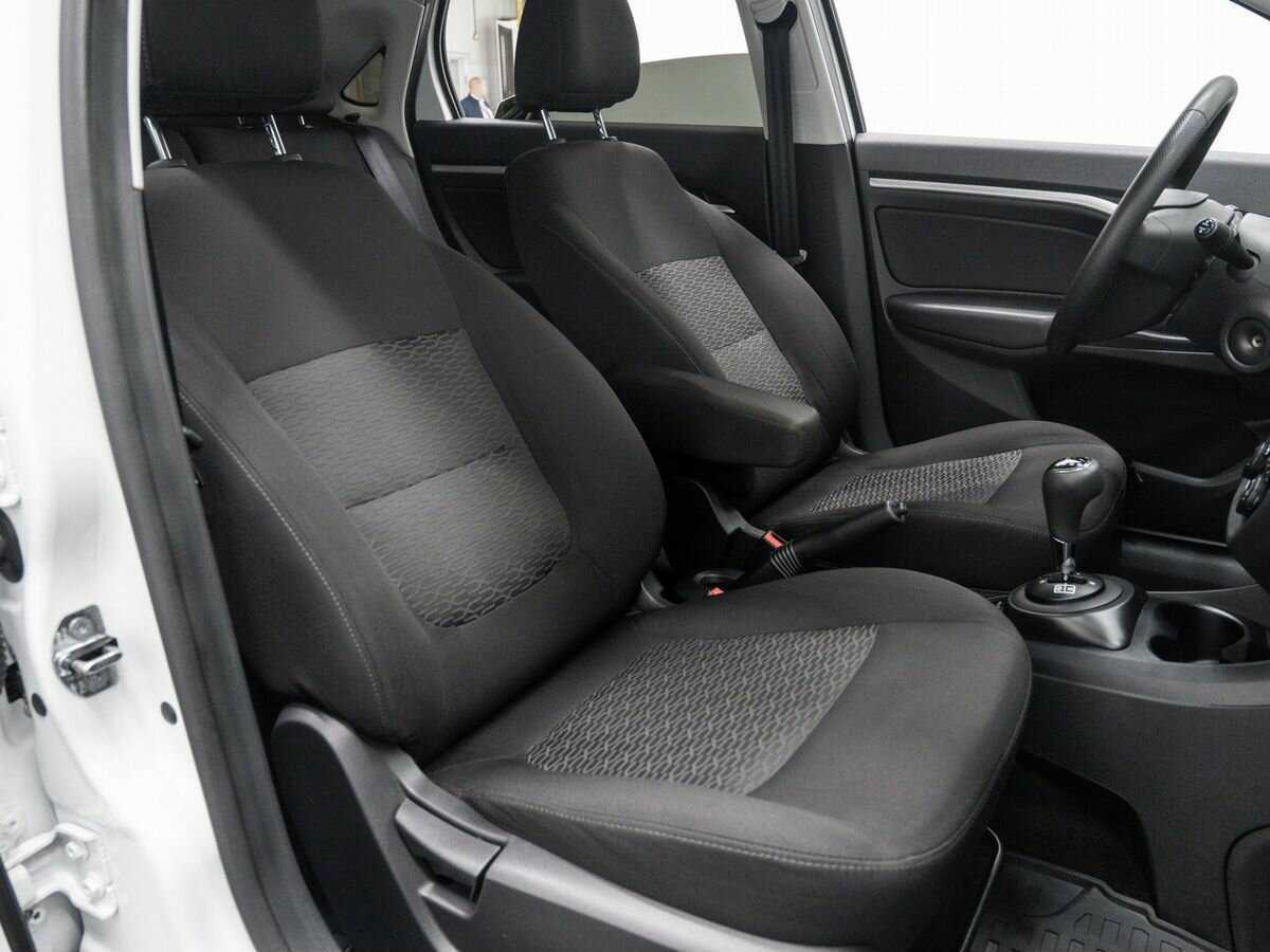 Lada (ВАЗ) Vesta с пробегом — 2017 год. Фото: #8