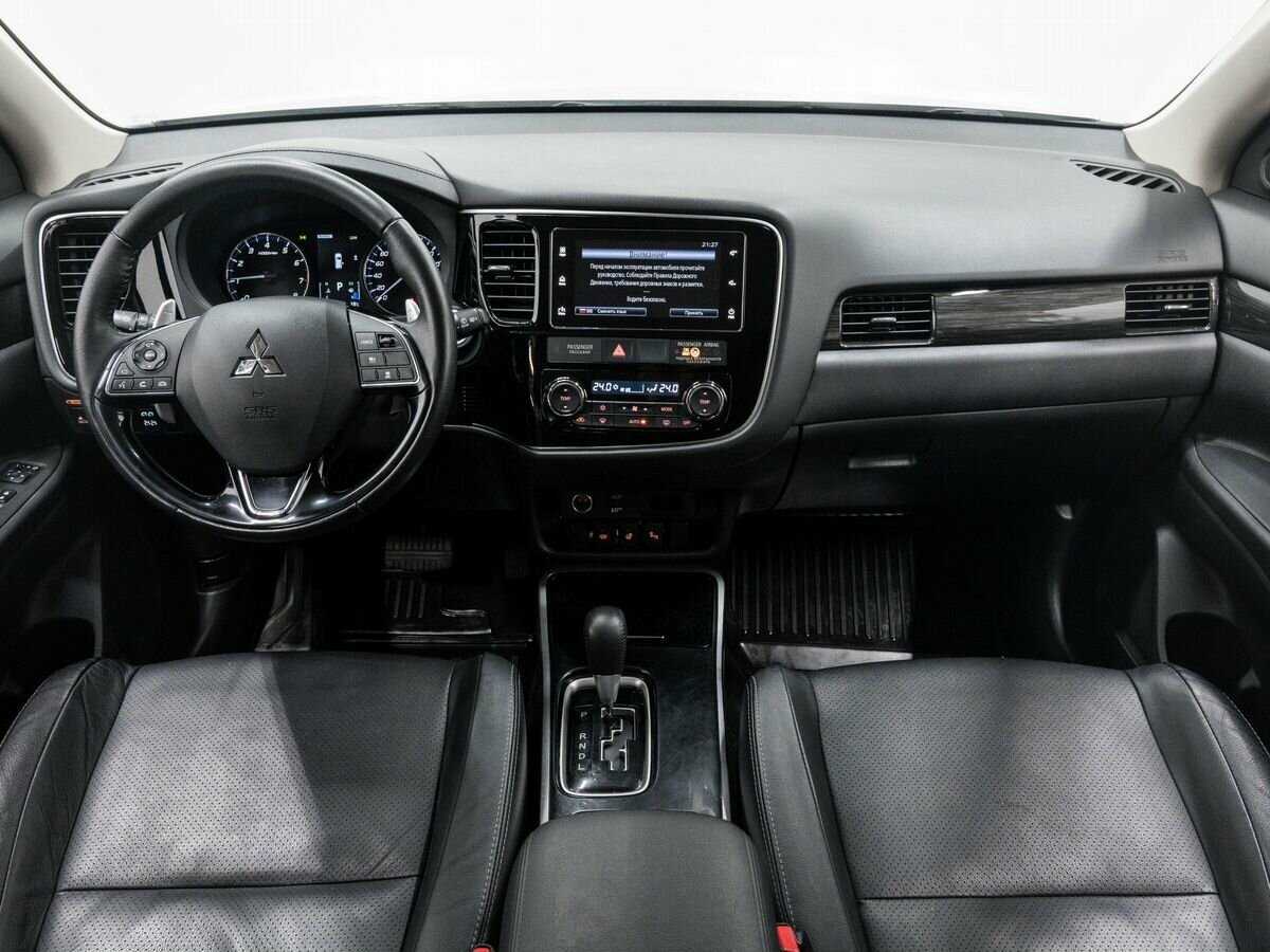 Mitsubishi Outlander с пробегом — 2018 год. Фото: #10