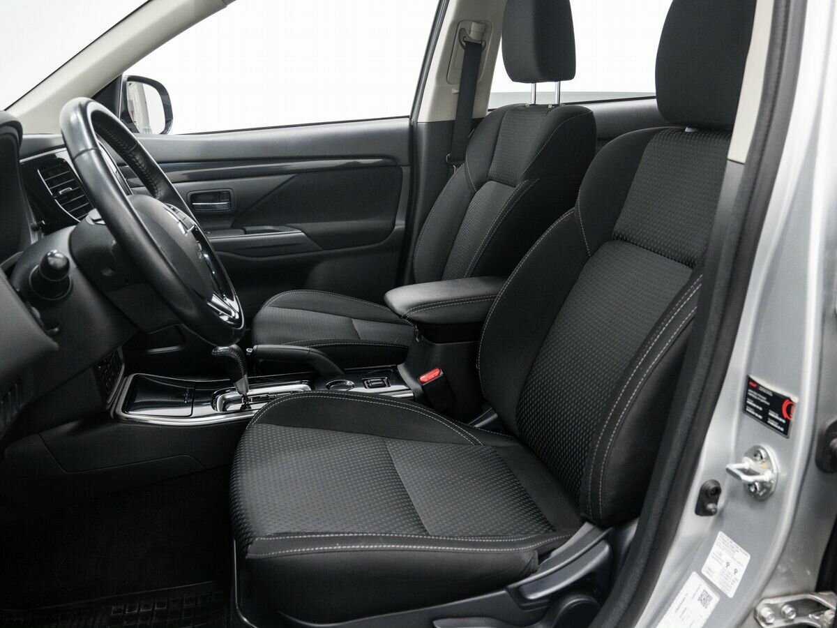 Mitsubishi Outlander с пробегом — 2019 год. Фото: #14