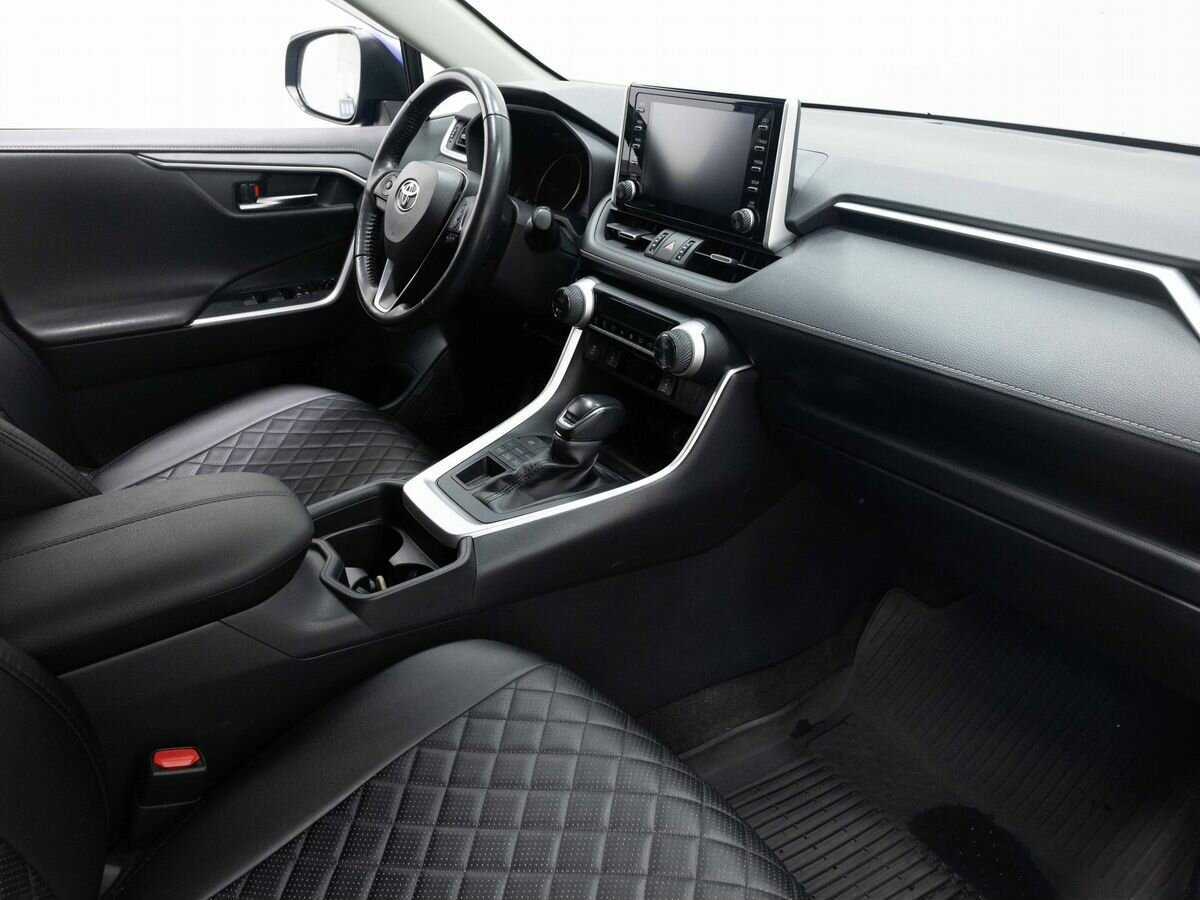 Toyota RAV4 с пробегом — 2021 год. Фото: #11