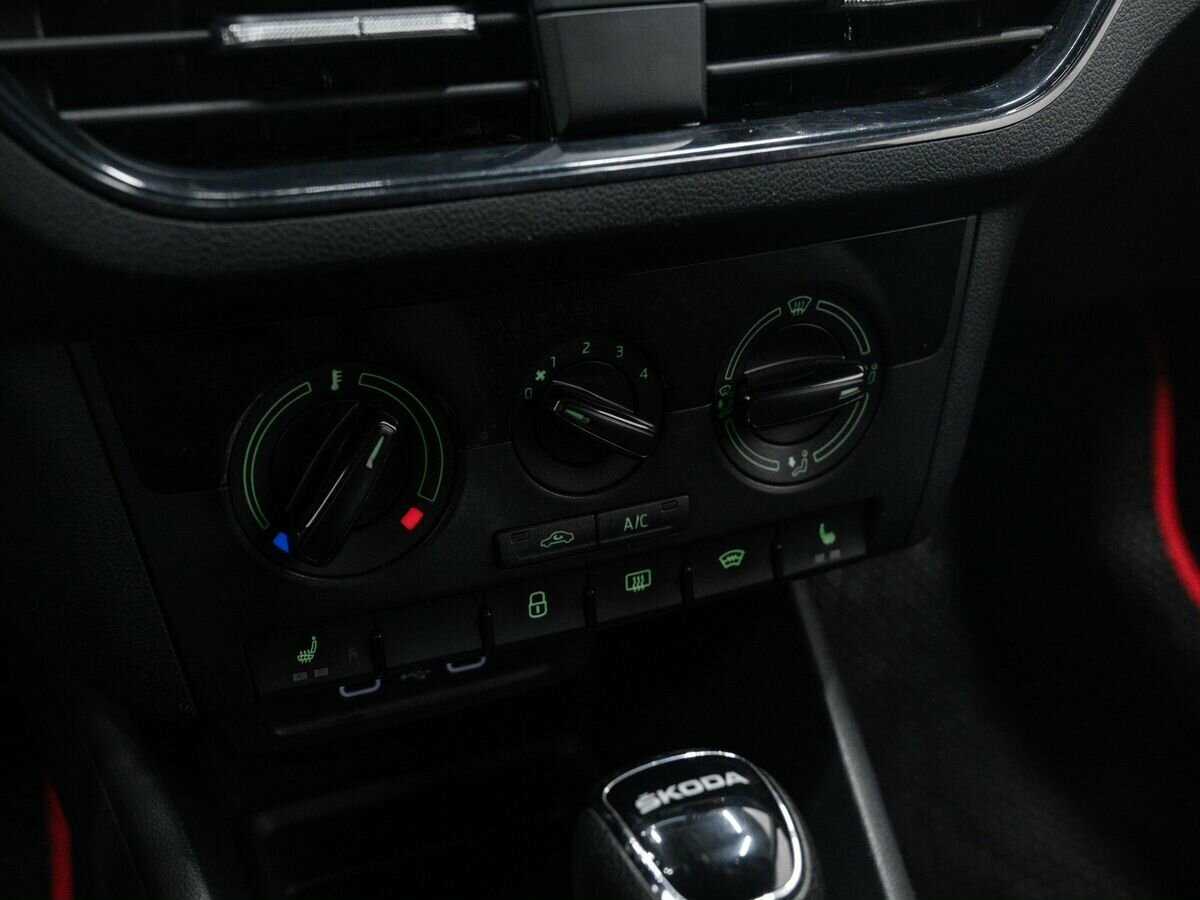 Skoda Rapid с пробегом — 2021 год. Фото: #18