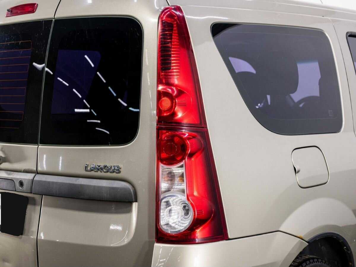 Lada (ВАЗ) Largus с пробегом — 2014 год. Фото: #19
