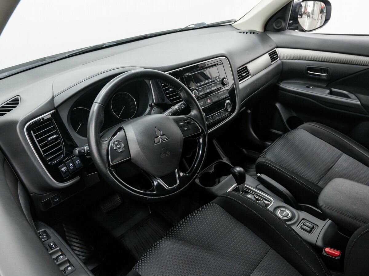 Mitsubishi Outlander с пробегом — 2016 год. Фото: #14