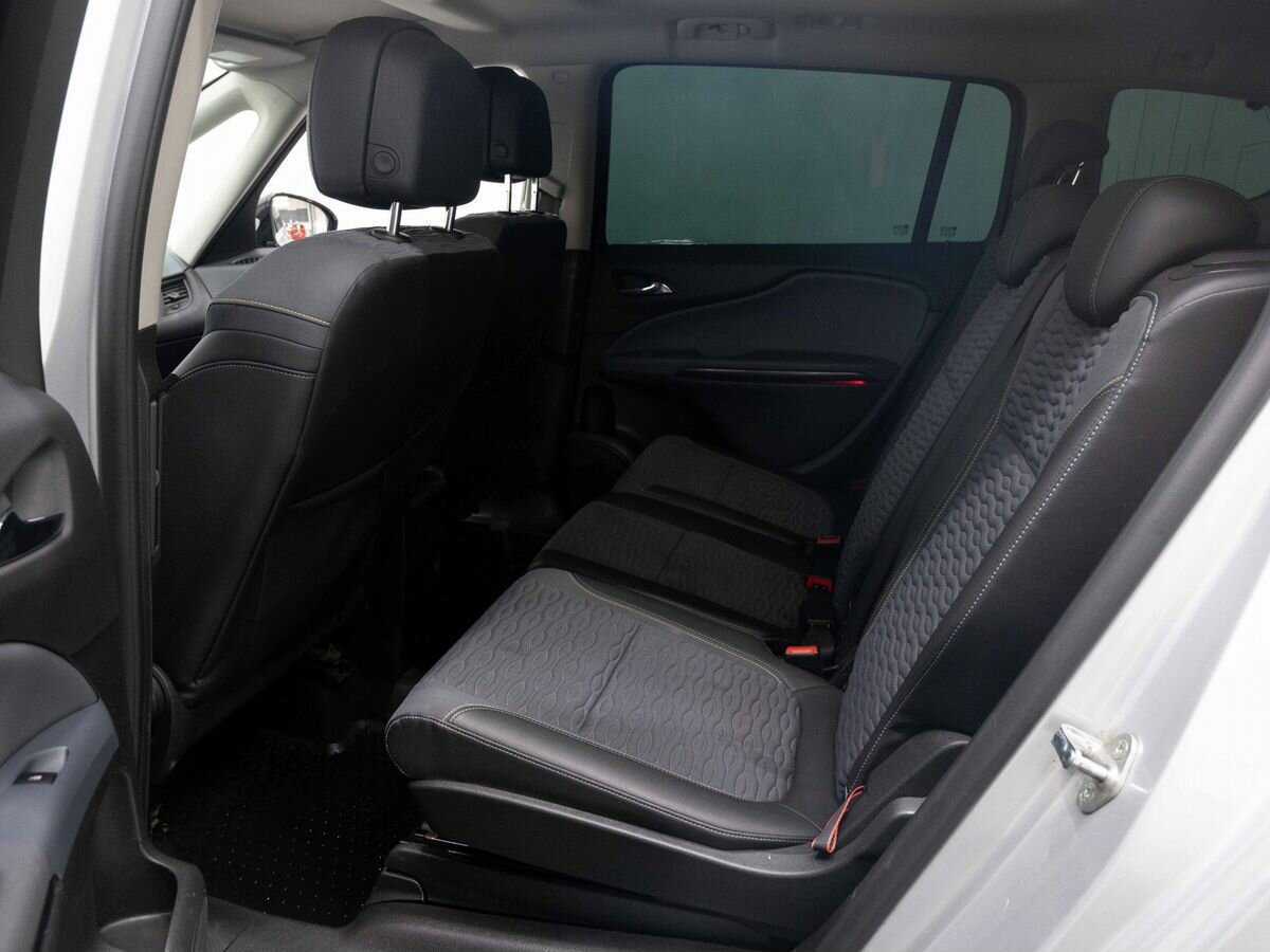 Opel Zafira с пробегом — 2013 год. Фото: #8