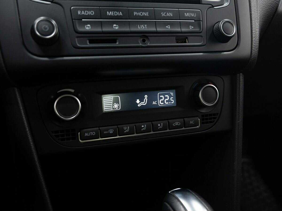 Volkswagen Polo с пробегом — 2014 год. Фото: #17