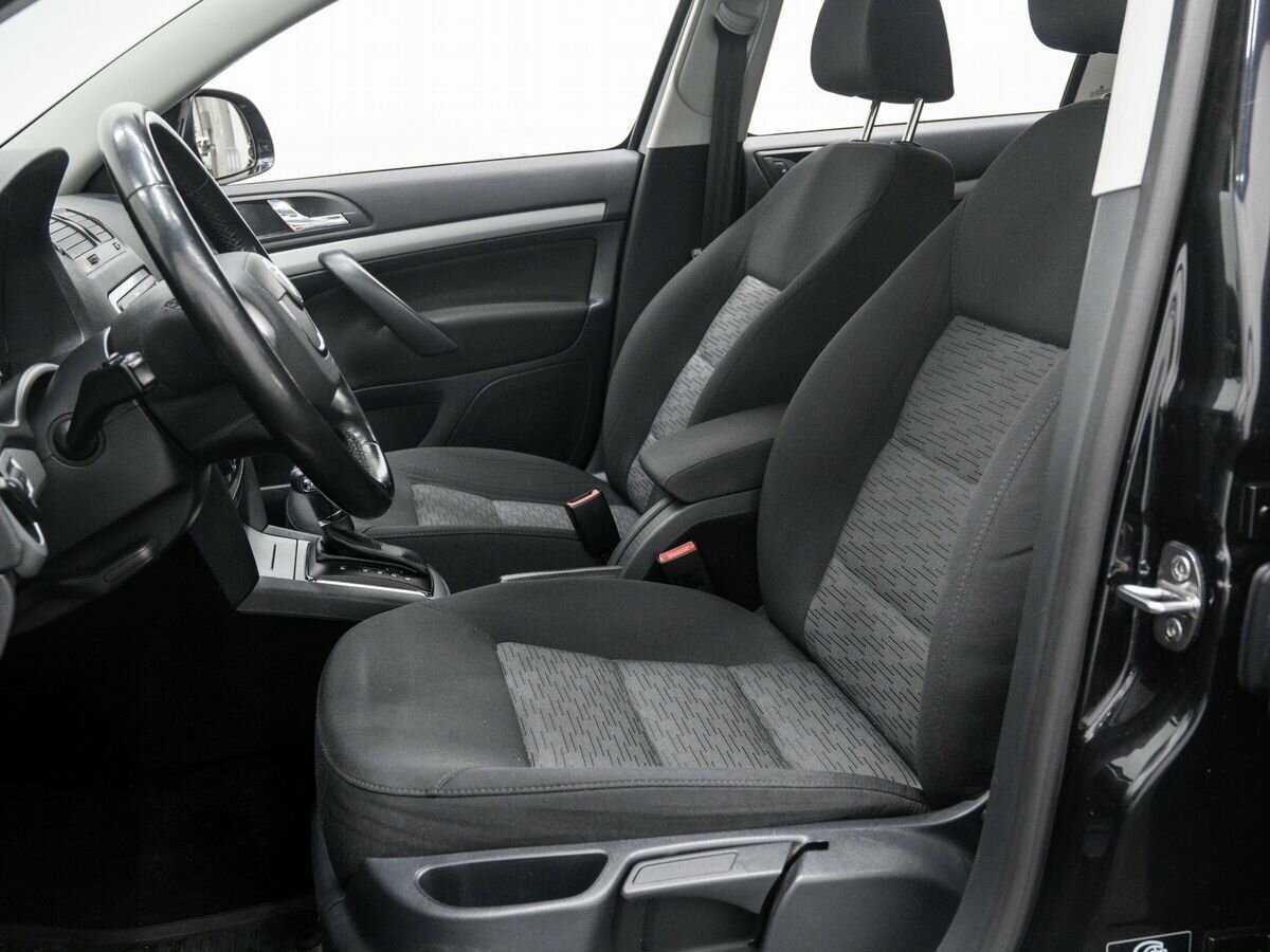 Skoda Octavia с пробегом — 2012 год. Фото: #12