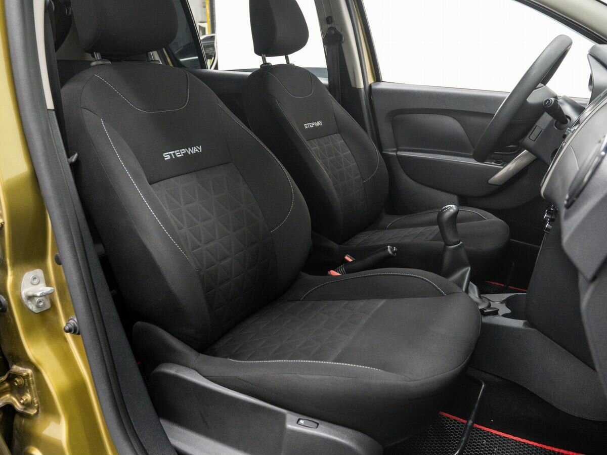 Renault Sandero с пробегом — 2017 год. Фото: #7