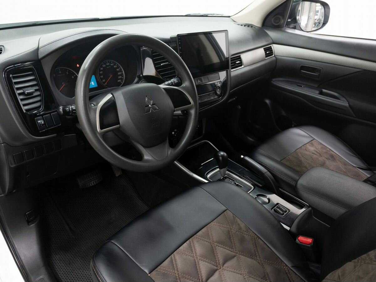 Mitsubishi Outlander с пробегом — 2018 год. Фото: #8