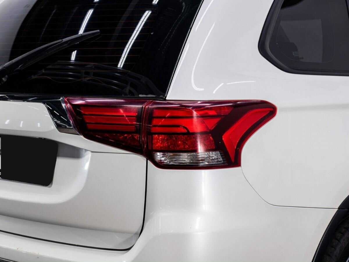 Mitsubishi Outlander с пробегом — 2018 год. Фото: #23