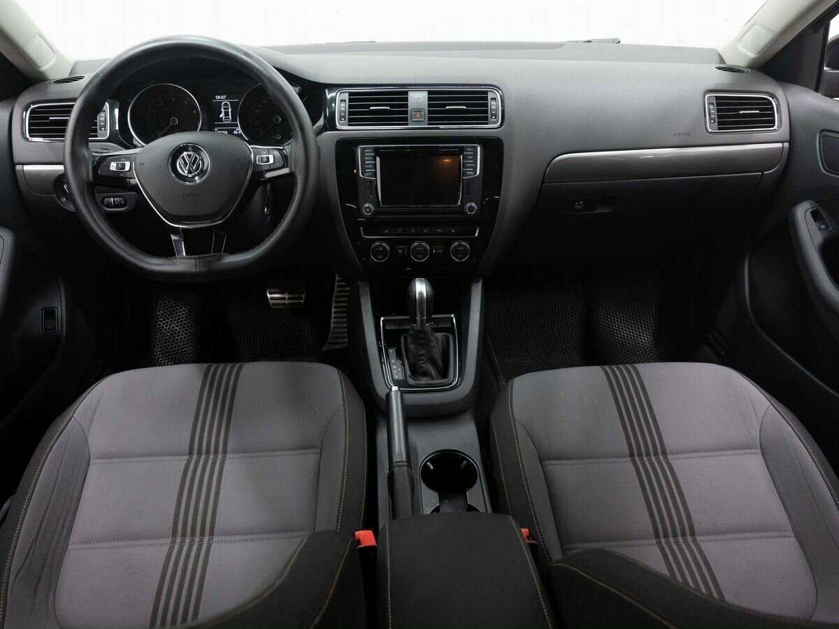 Volkswagen Jetta с пробегом — 2016 год. Фото: #12