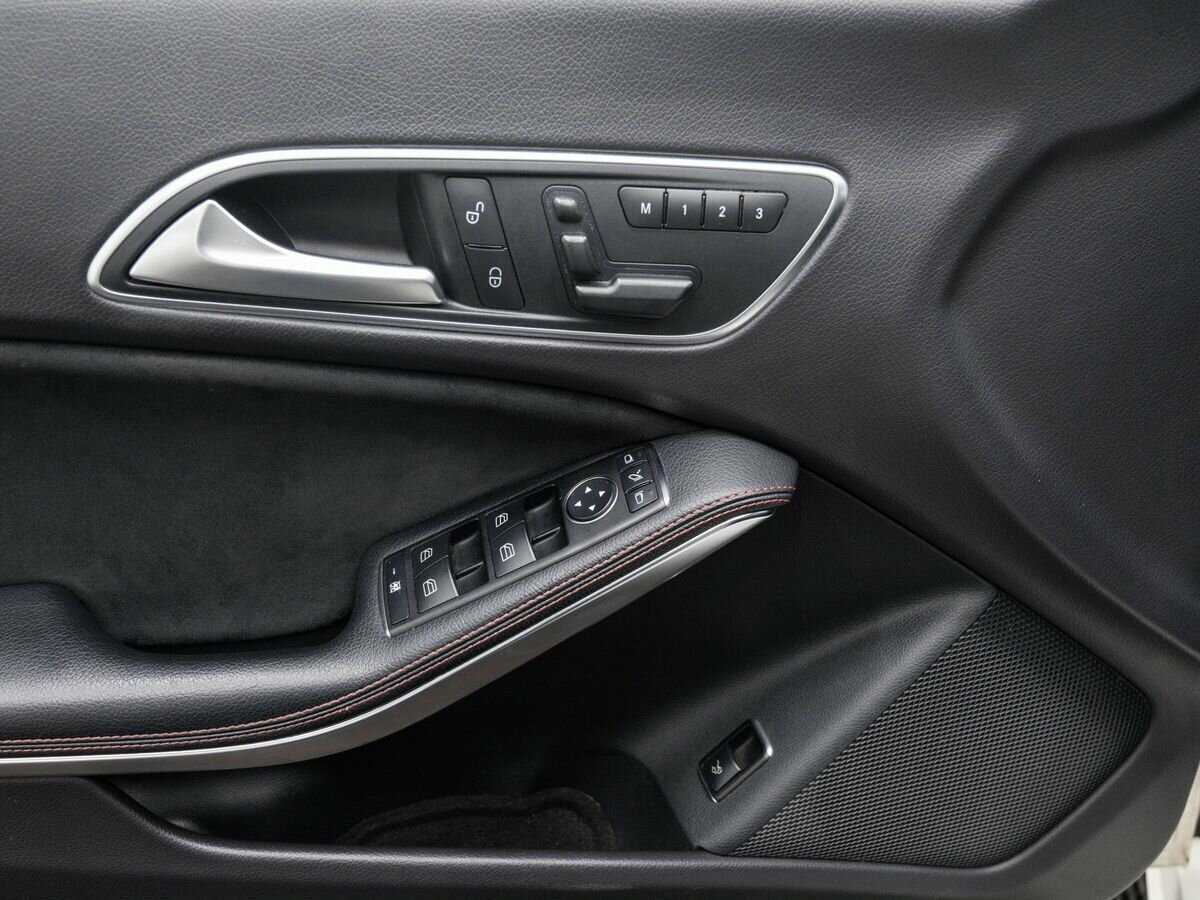 Mercedes-Benz CLA с пробегом — 2014 год. Фото: #14