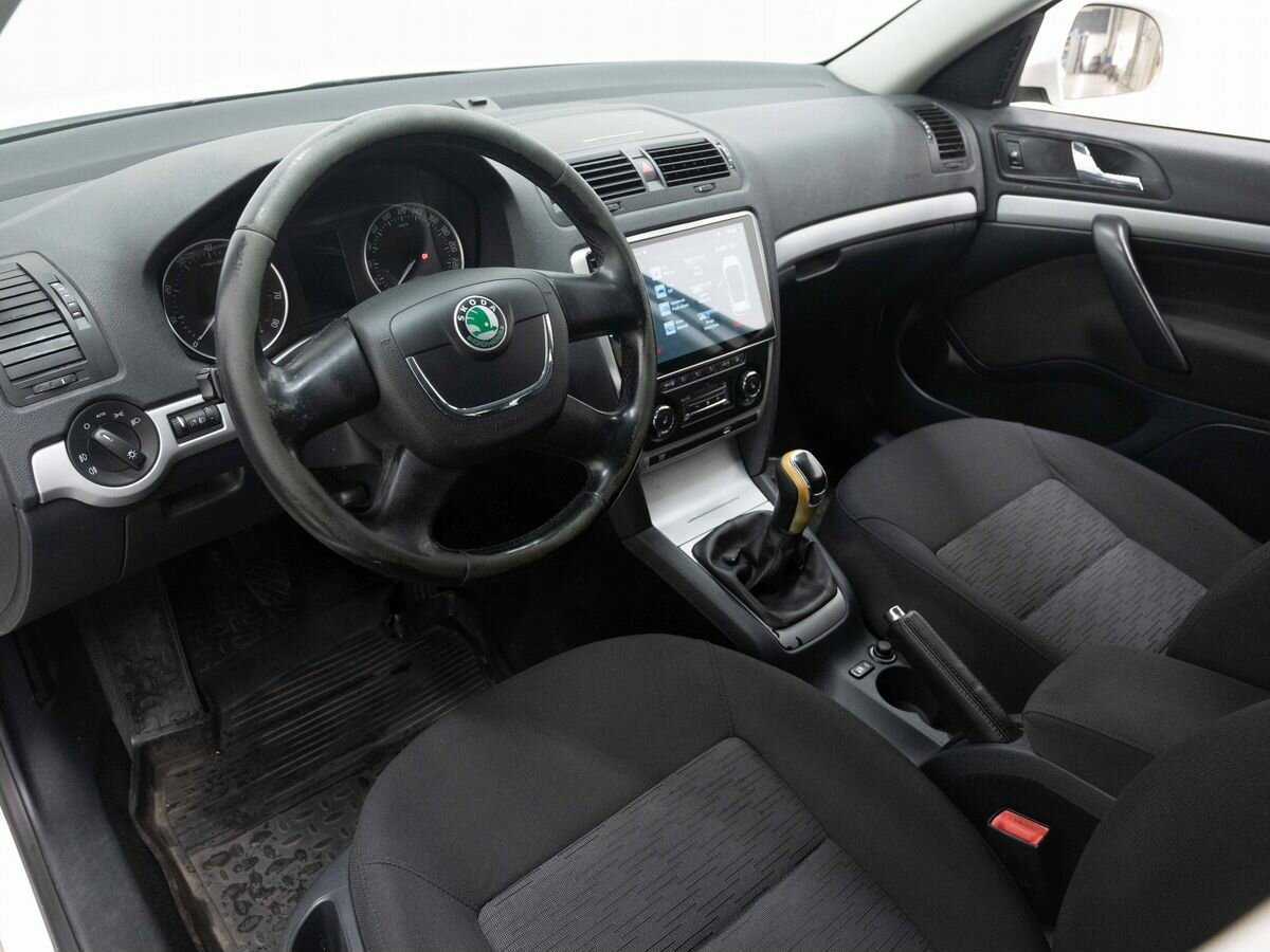 Skoda Octavia с пробегом — 2012 год. Фото: #6