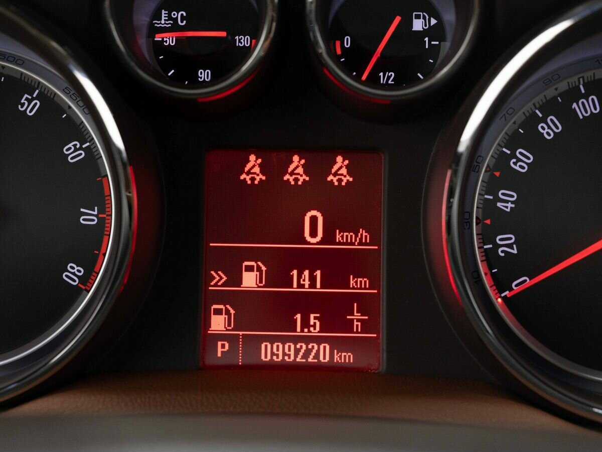 Opel Mokka с пробегом — 2014 год. Фото: #18