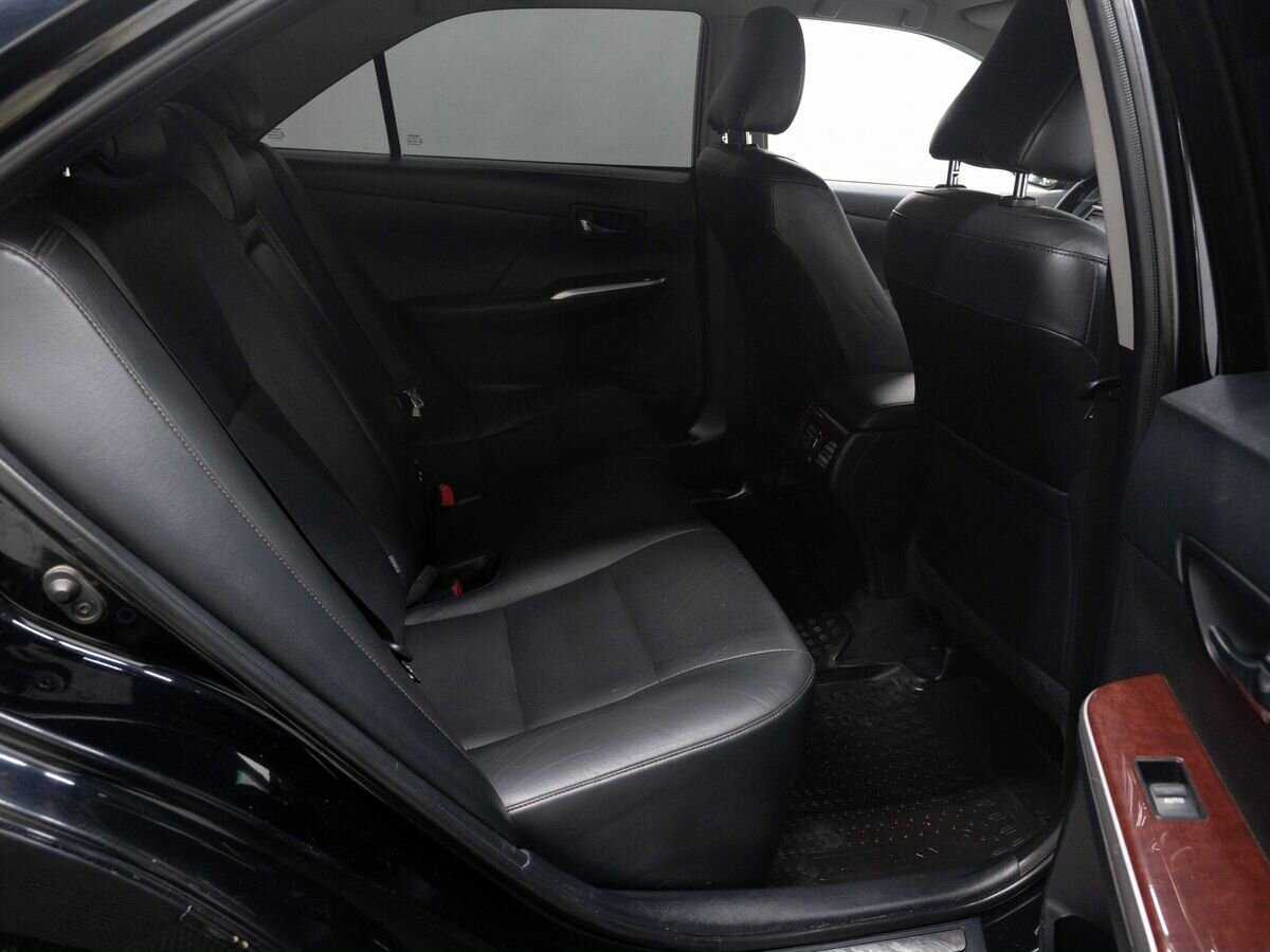 Toyota Camry с пробегом — 2012 год. Фото: #9